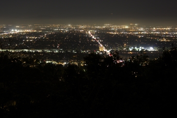 20250926-mulholland_drive_at_night.jpg