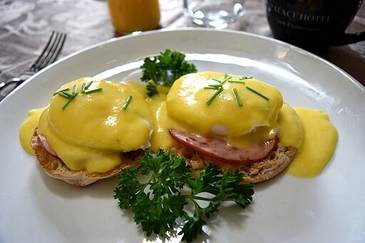 20251108-eggsbenedictcc4.jpg