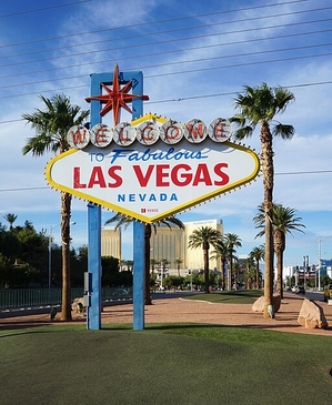 20251216-vegassigncc4.jpg