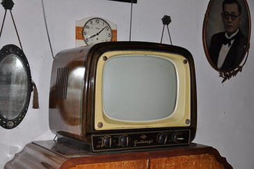 ancienttelevisioncc2.x.jpg