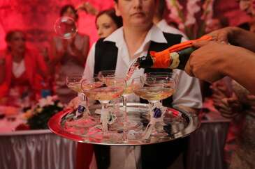 champagnepartycc0.x.jpg