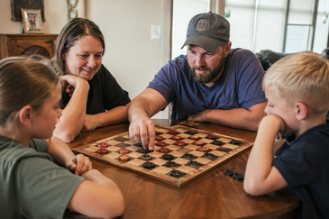 familycheckersgptai.x.jpg
