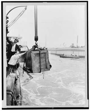 houdiniwatertankcc0.x.jpg houdiniwatertankcc0.x.jpg
