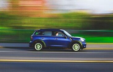 speedingcarcc0.x.jpg speedingcarcc0.x.jpg