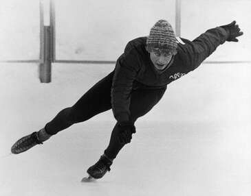 speedskaterbwcc0.x.jpg speedskaterbwcc0.x.jpg