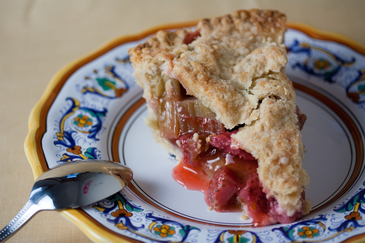 strawbewwyrhubarbpie.x.jpg