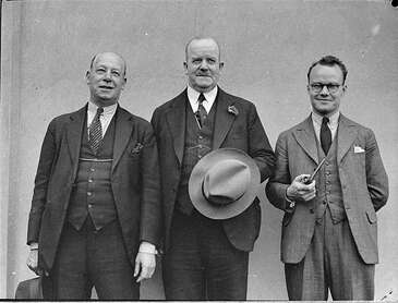 threesuitscc0.x.jpg threesuitscc0.x.jpg